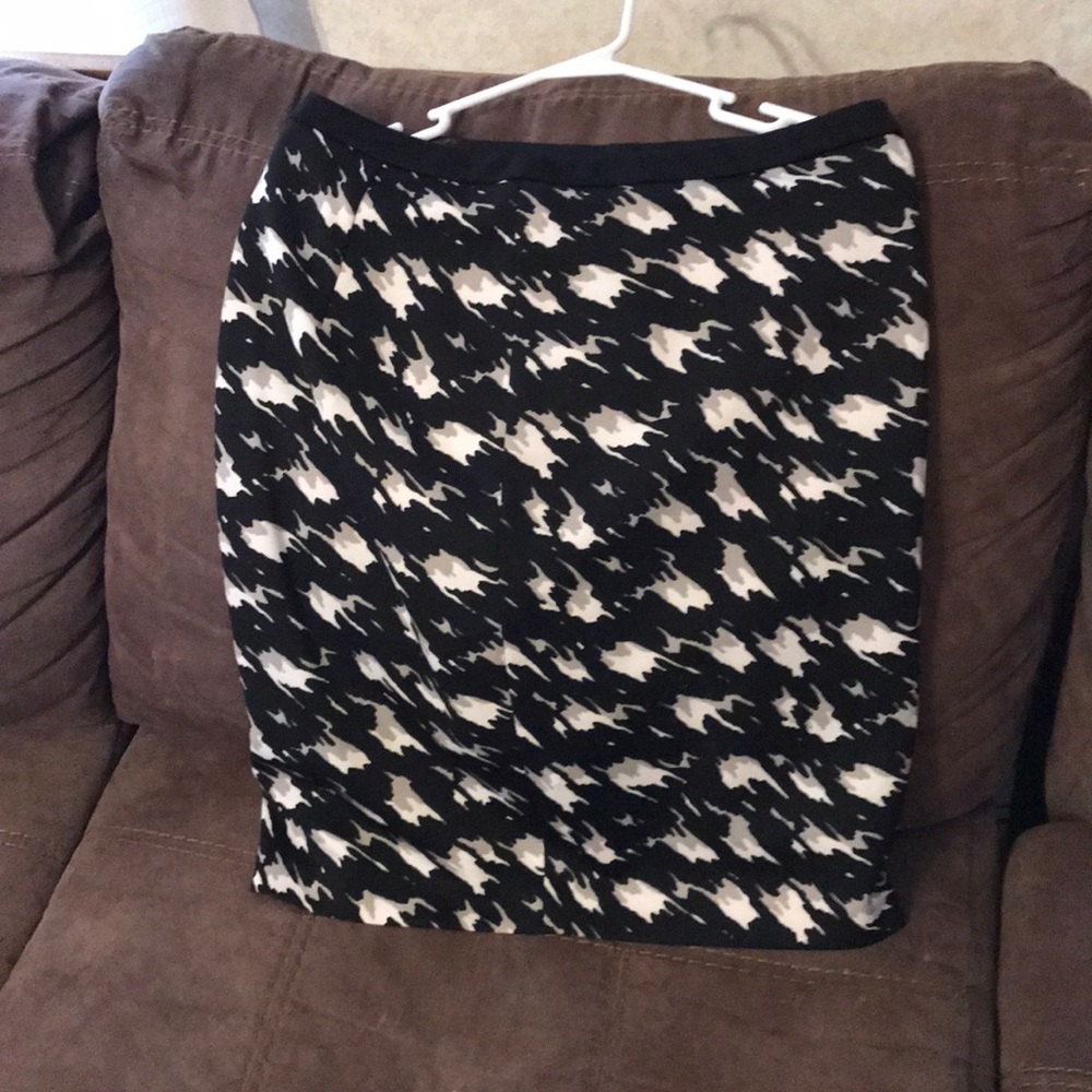 Limited skirt